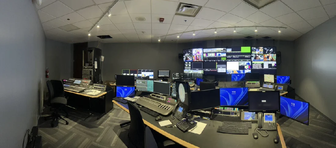 PCR2: completed room with operator positions and front monitor wall